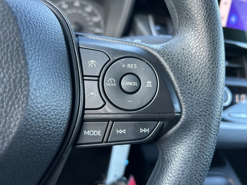 2024 Toyota Corolla LE 18