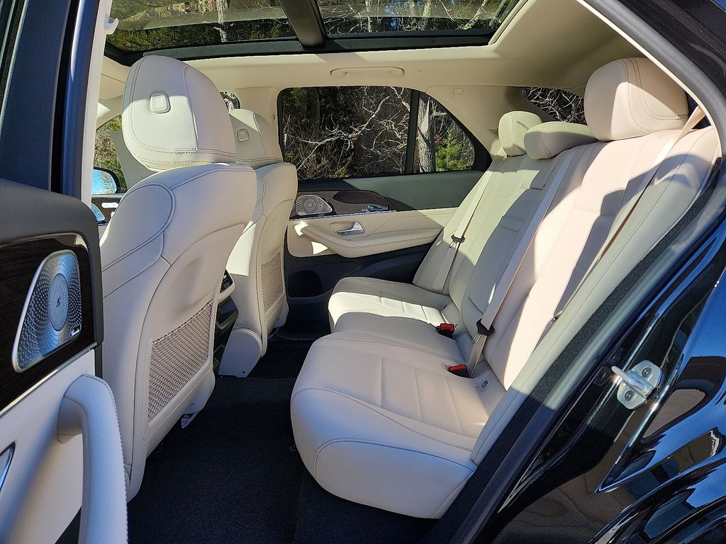 Thumbnail: 2026 Mercedes-Benz GLE - 6