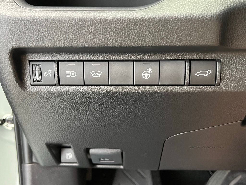 2023 Toyota RAV4 XLE Premium 20