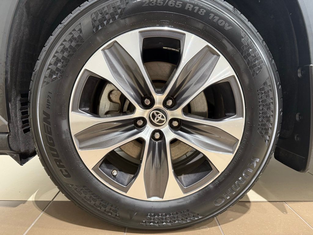 2022 Toyota Highlander XLE 10