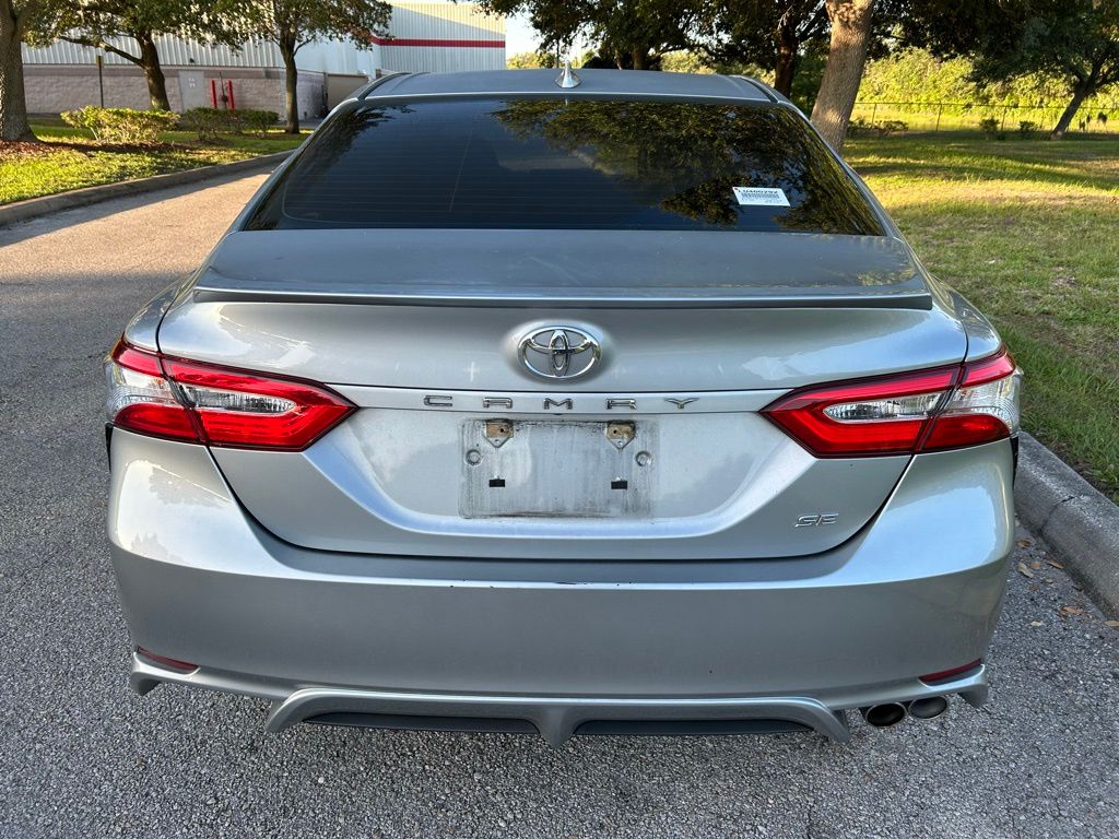 2020 Toyota Camry SE 4