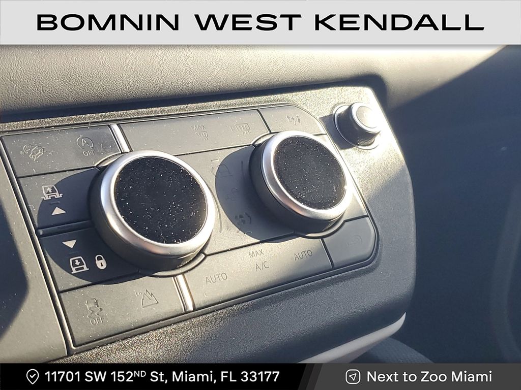 2022 Land Rover Defender 110 X-Dynamic HSE photo
