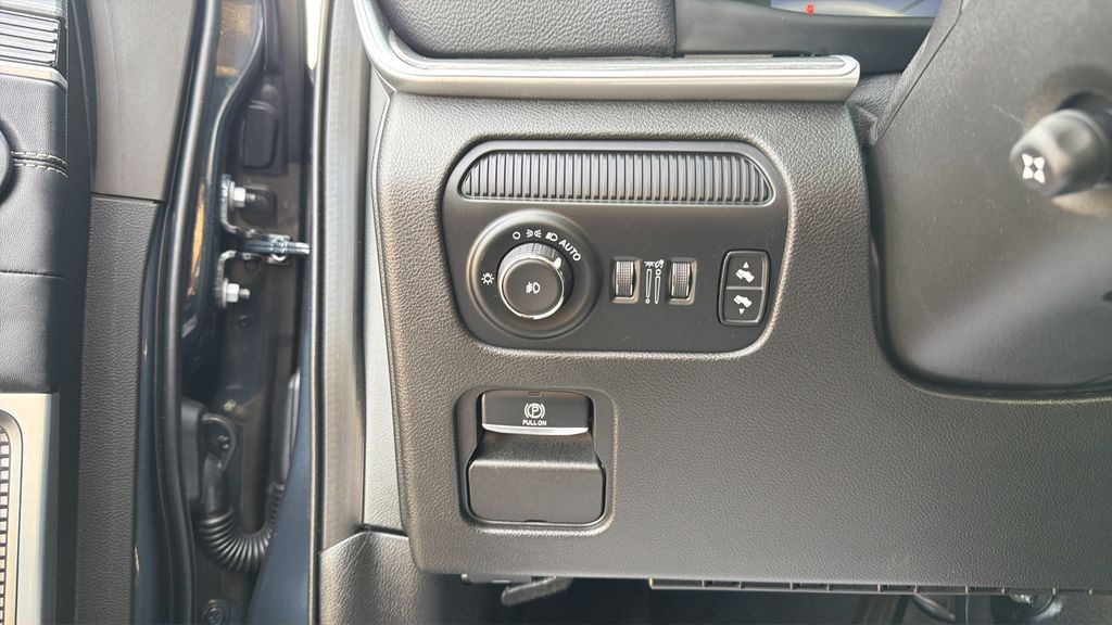 2024 Wagoneer L Wagoneer L