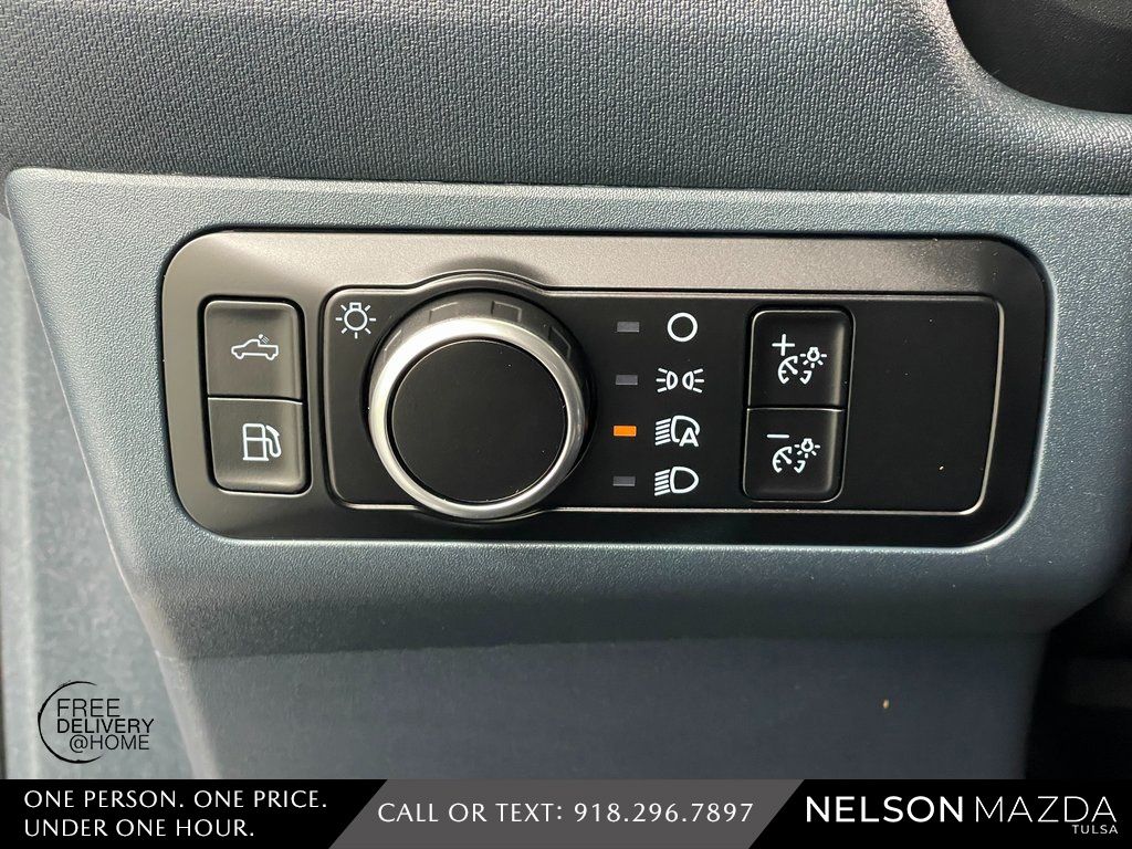 Used 2023 White Ford XLT image 29