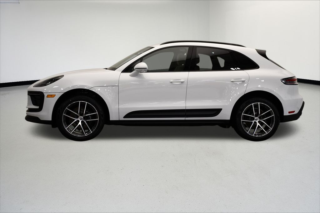 Thumbnail: 2025 Porsche Macan - 2
