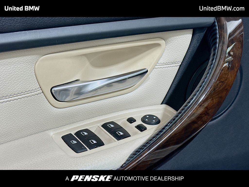 Thumbnail: 2015 BMW 3 Series - 3