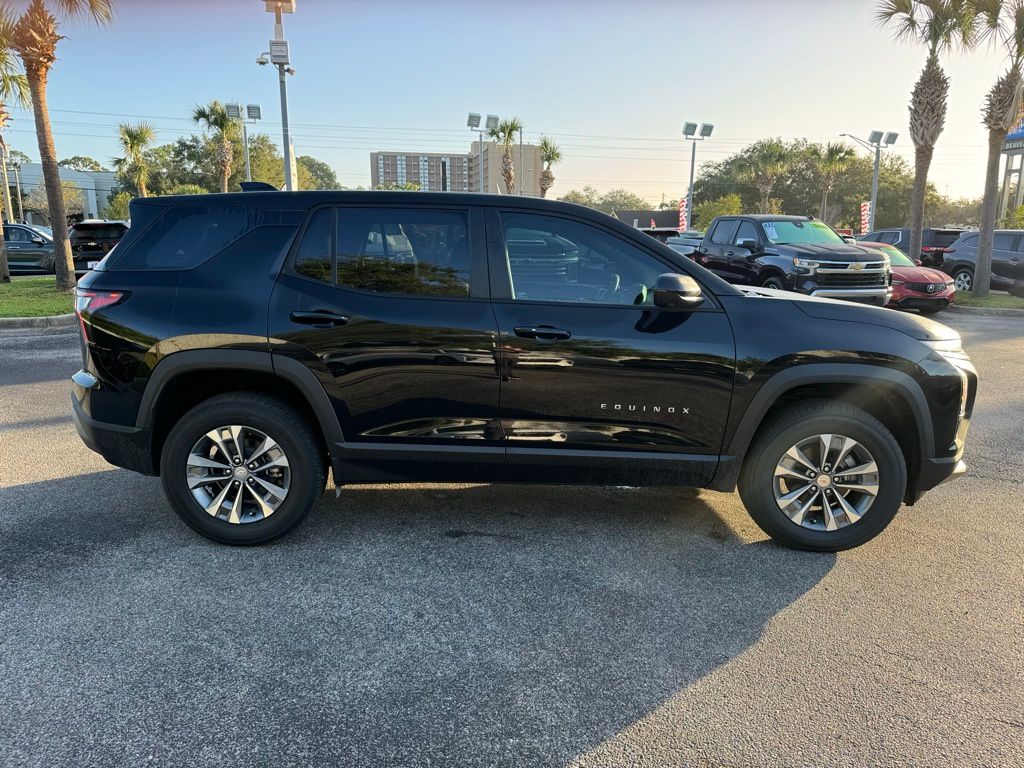 2025 Chevrolet Equinox LT 8