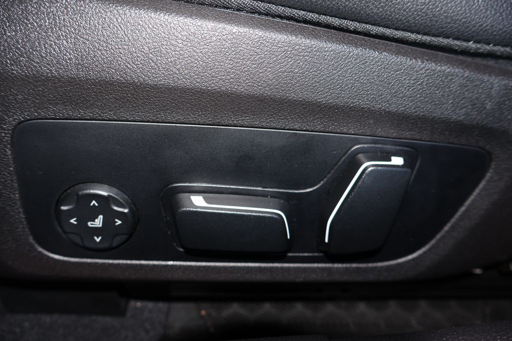 2024 BMW 3 Series 330i xDrive 24