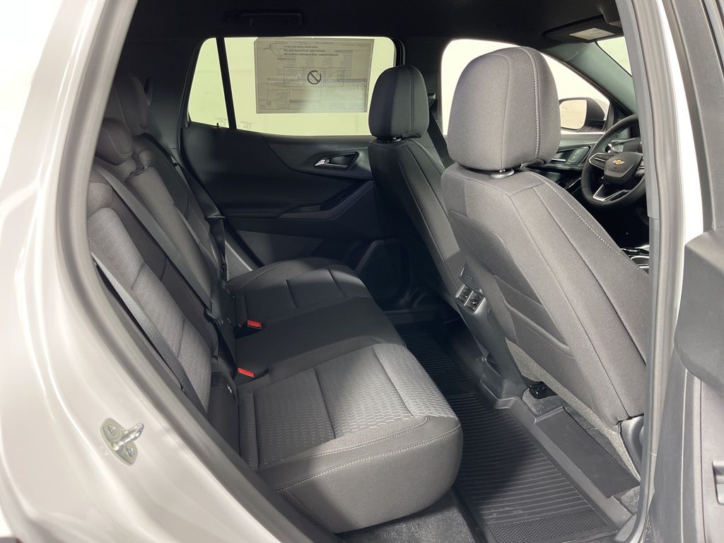 Thumbnail: 2026 Chevrolet Equinox - 12