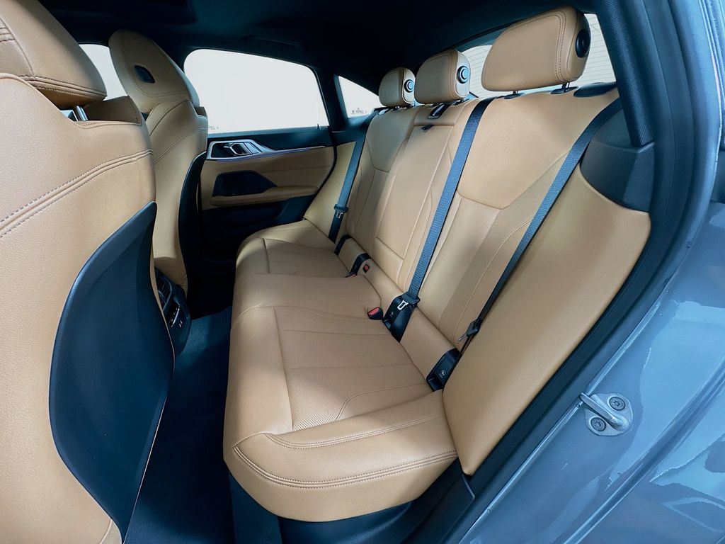 Thumbnail: 2026 BMW i4 - 17