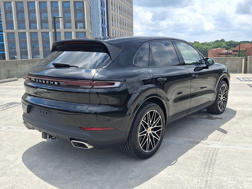 Thumbnail: 2026 Porsche Cayenne - 8