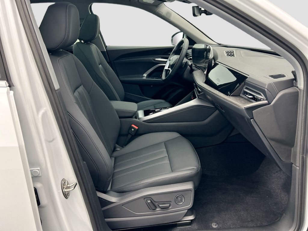 Thumbnail: 2025 Audi Q5 - 19