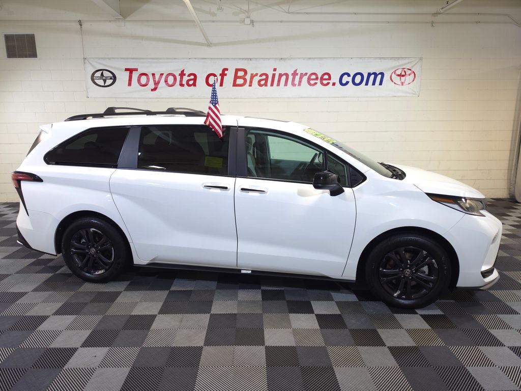 2025 Toyota Sienna XSE