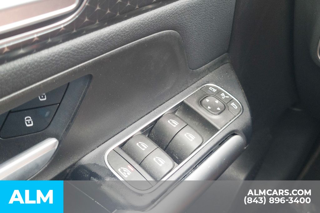 Used 2025 White Mercedes-Benz GLA 250 image 34