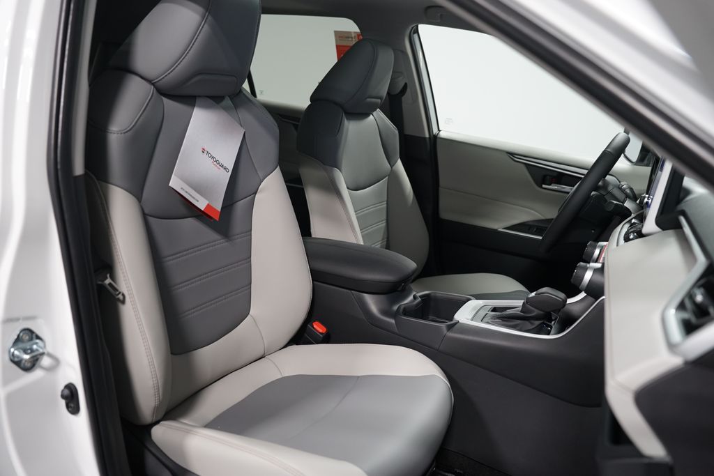 Thumbnail: 2025 Toyota RAV4 - 28