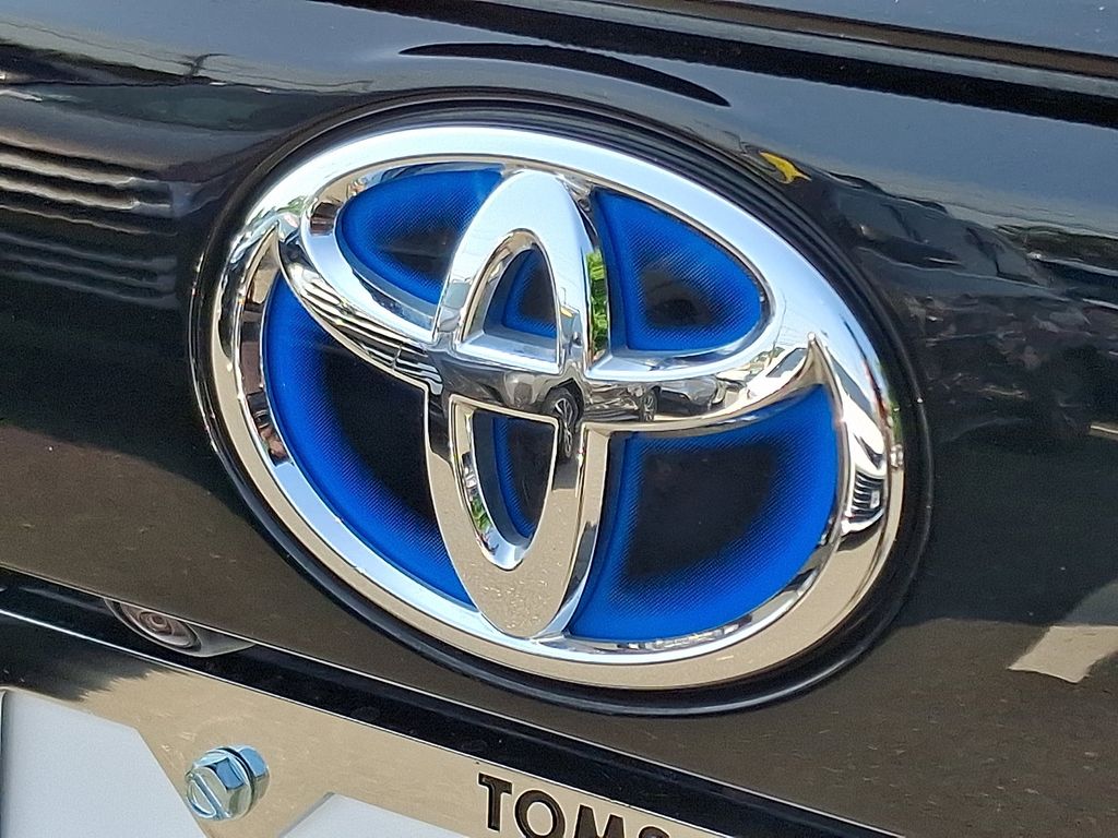 2023 Toyota RAV4 SE 30