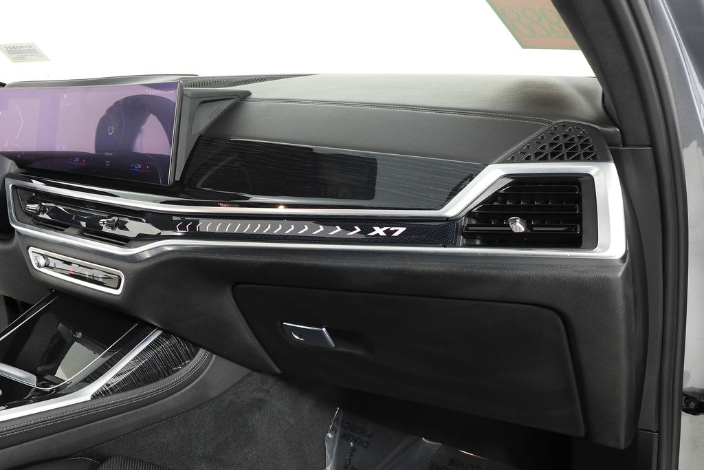 Thumbnail: 2023 BMW X7 - 14