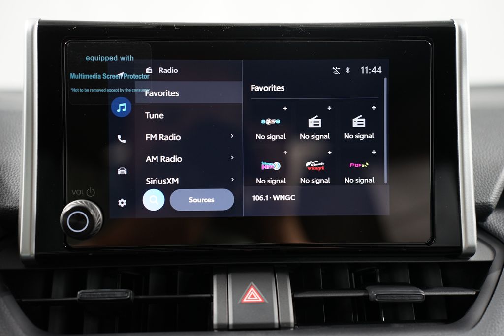 2025 Toyota RAV4 LE 18