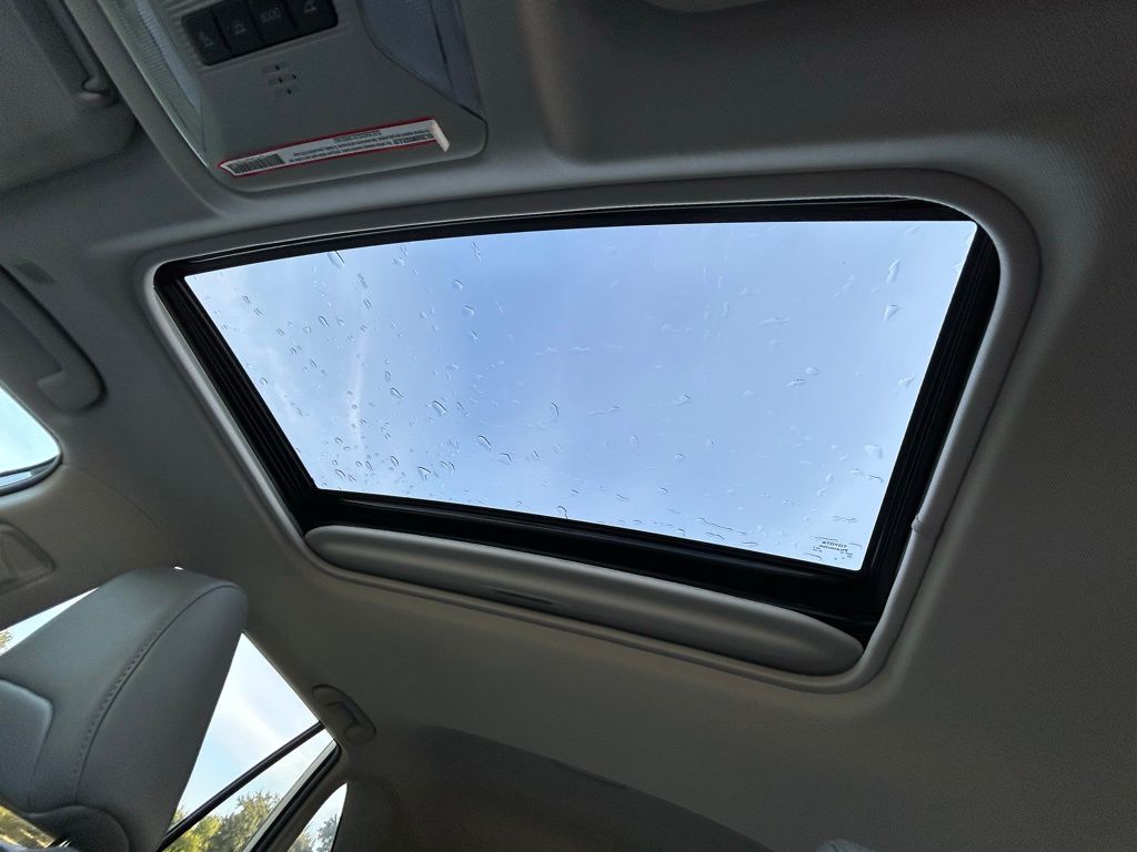 Thumbnail: 2023 Toyota RAV4 - 30