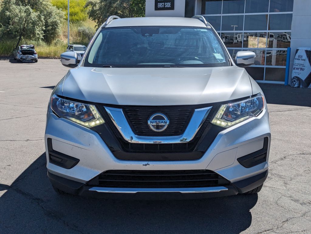 2020 Nissan Rogue SV 10