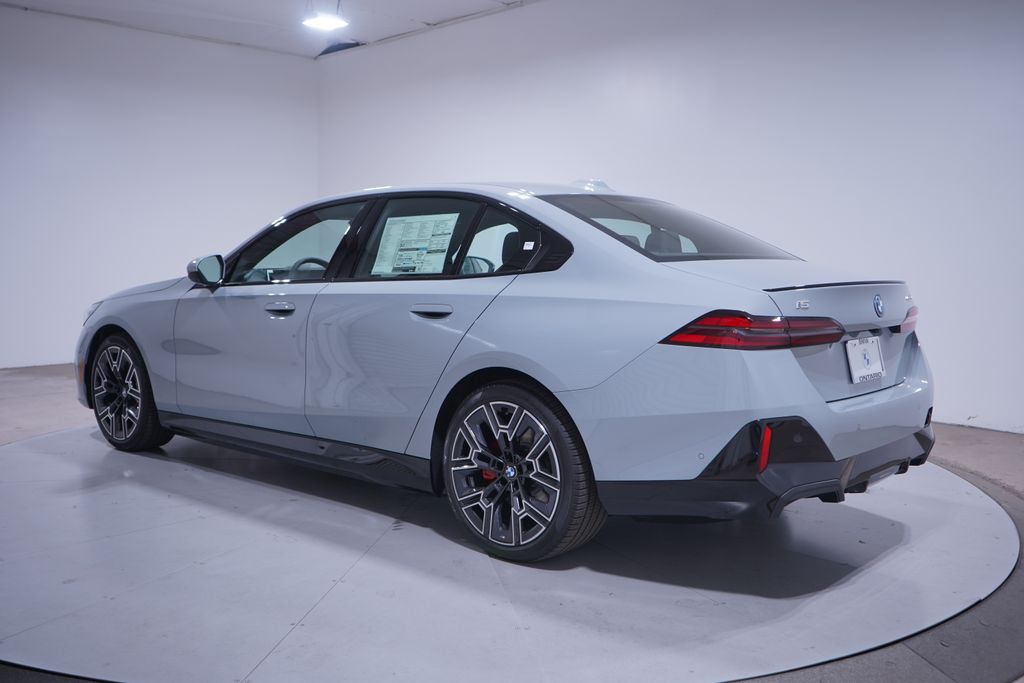 Thumbnail: 2026 BMW i5 - 3