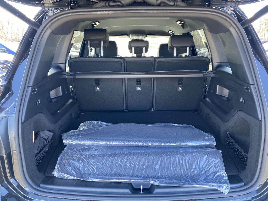 Thumbnail: 2025 Mercedes-Benz GLB - 10