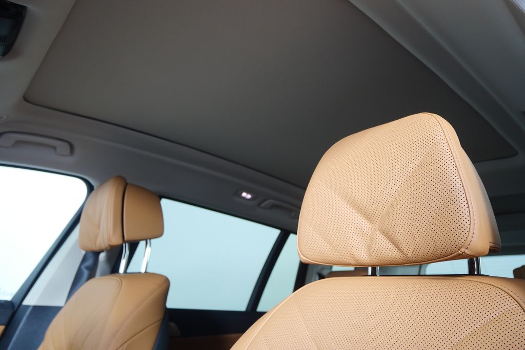 Thumbnail: 2026 BMW X7 - 11