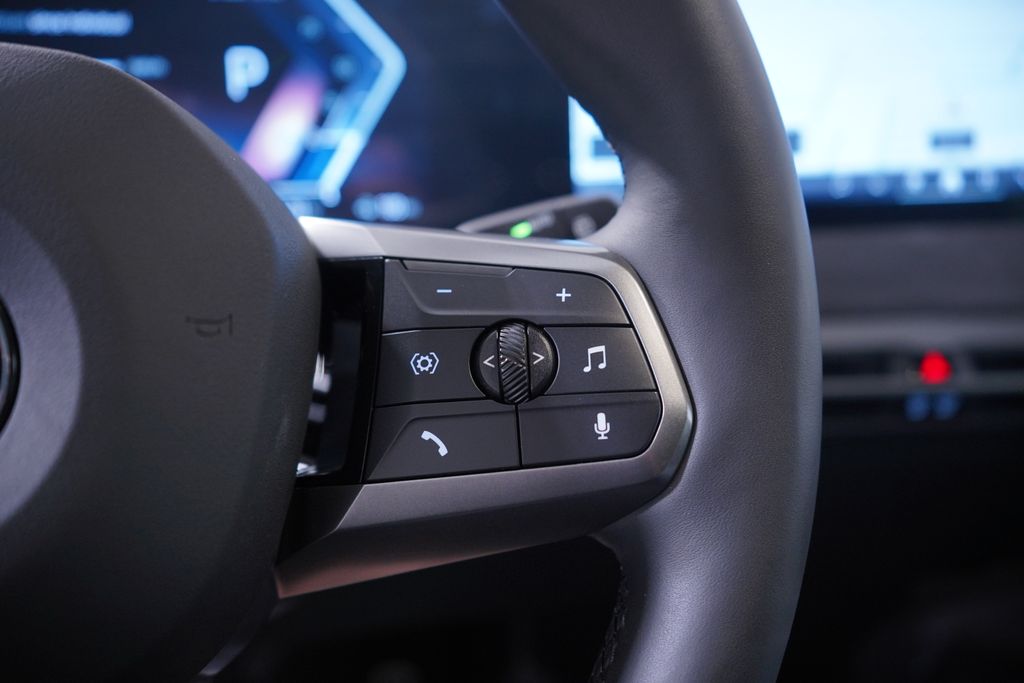 Thumbnail: 2026 BMW iX - 19