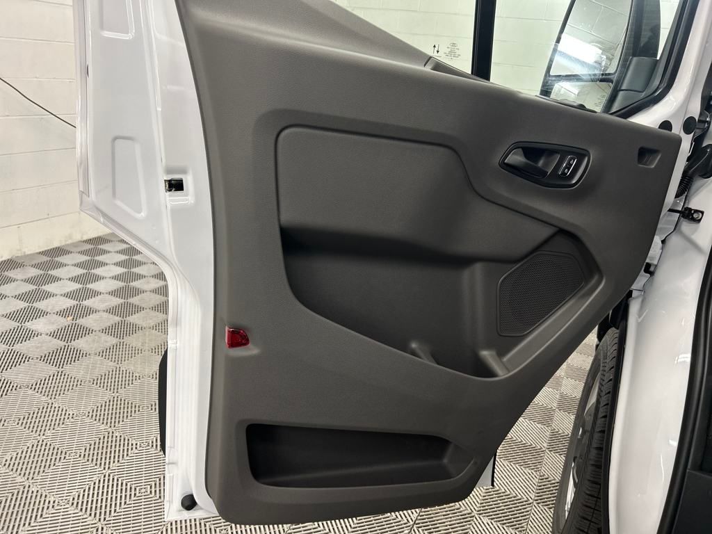 2025 Ford Transit photo 2