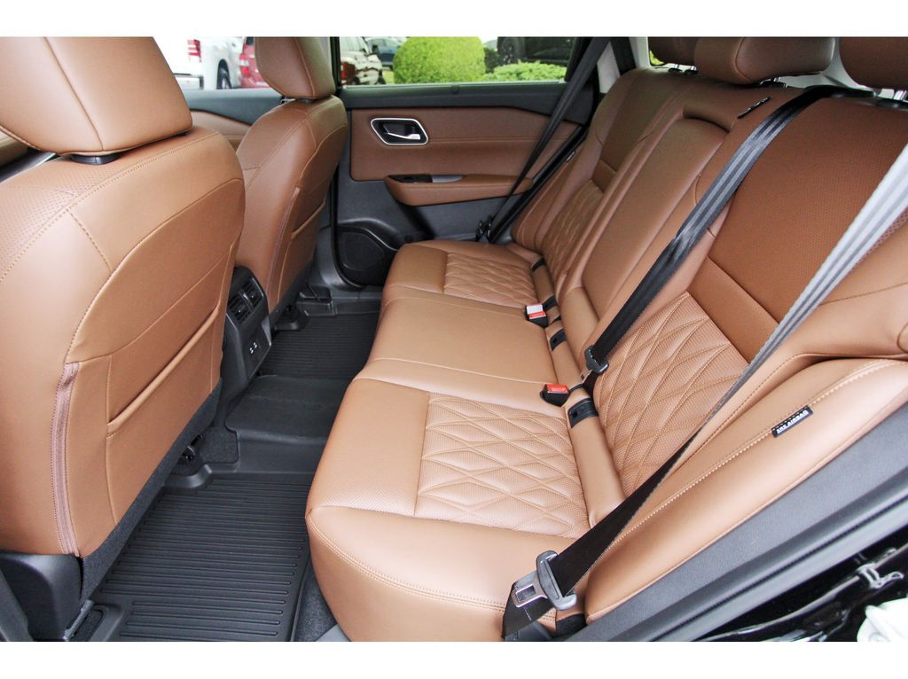 2026 Nissan Rogue Platinum - 6
