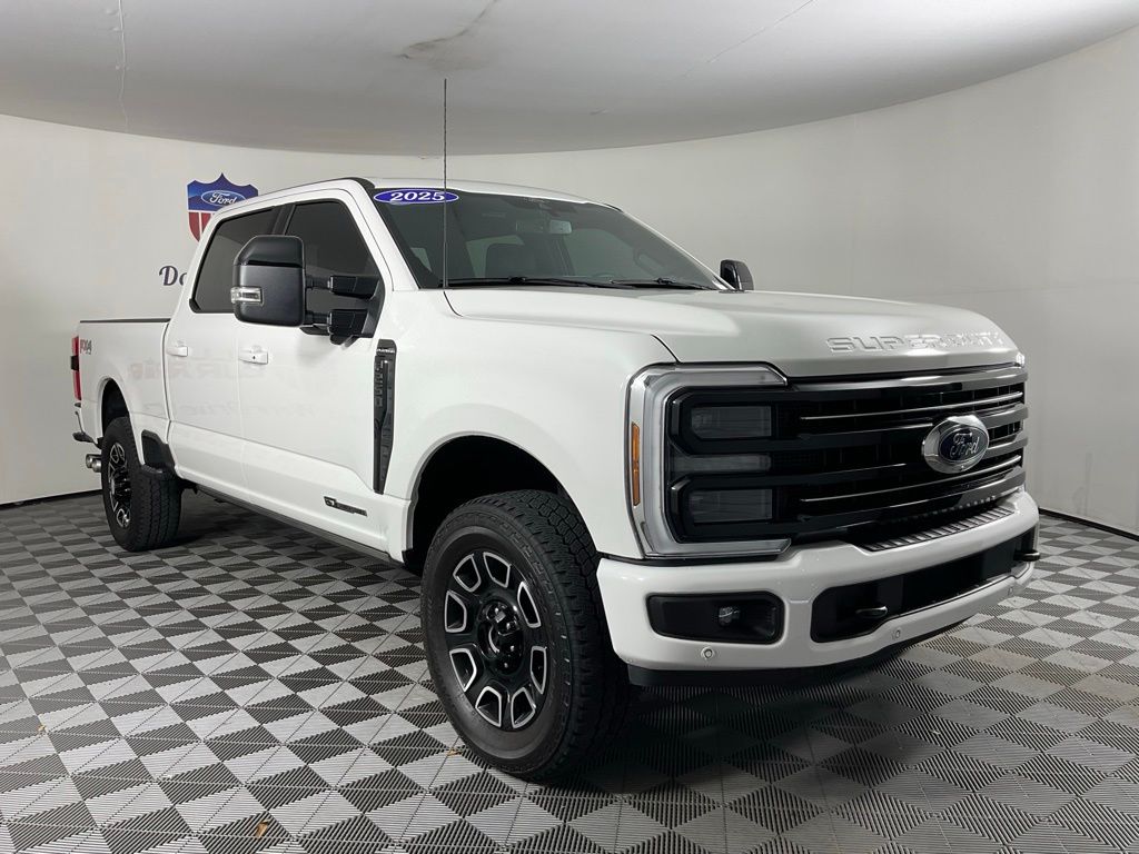 2025 Ford F-250 Super Duty Platinum Crew Cab 4WD