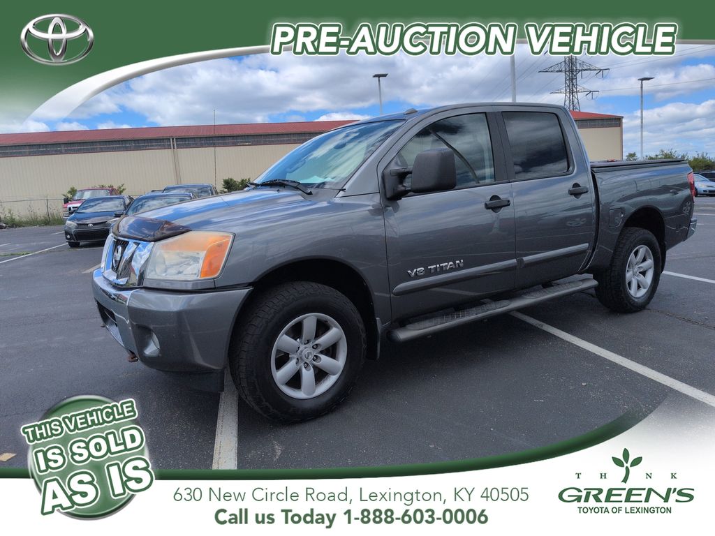Gray (Gun Metallic) 2014 Nissan Titan SV Crew Cab 4WD Pickup Truck Four-Wheel Drive 5-Speed Automatic