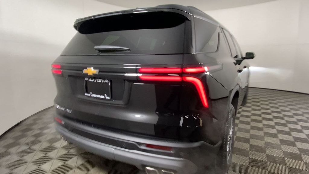 2025 Chevrolet Traverse LT 8