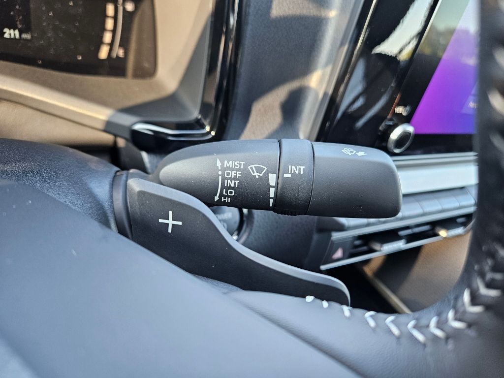 Thumbnail: 2025 Toyota Camry - 21