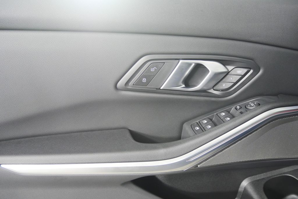 Thumbnail: 2026 BMW 3 Series - 9