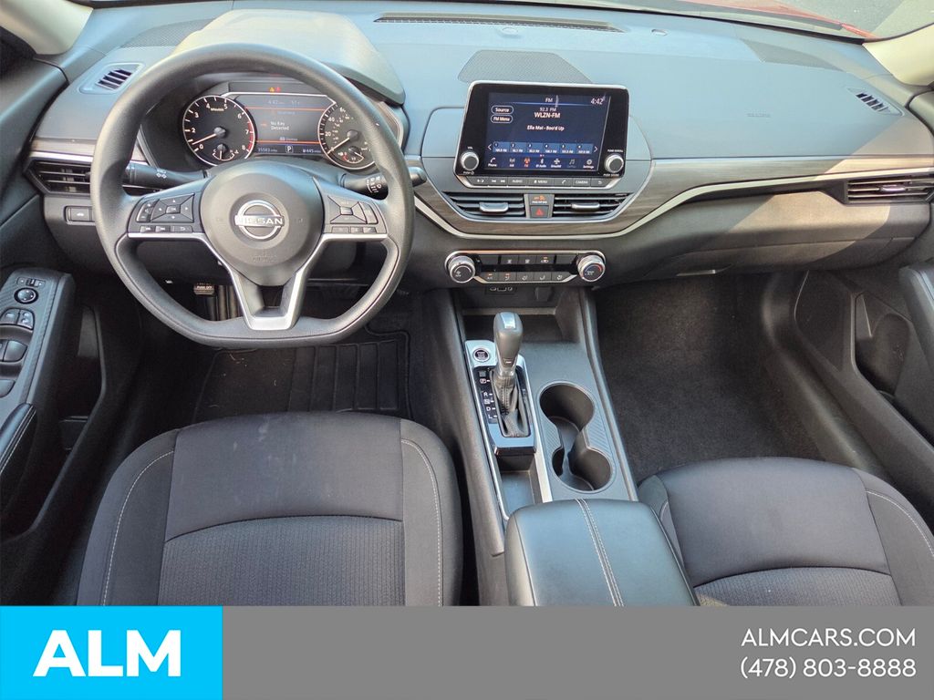 Used 2025 Red Nissan 2.5 SV image 8