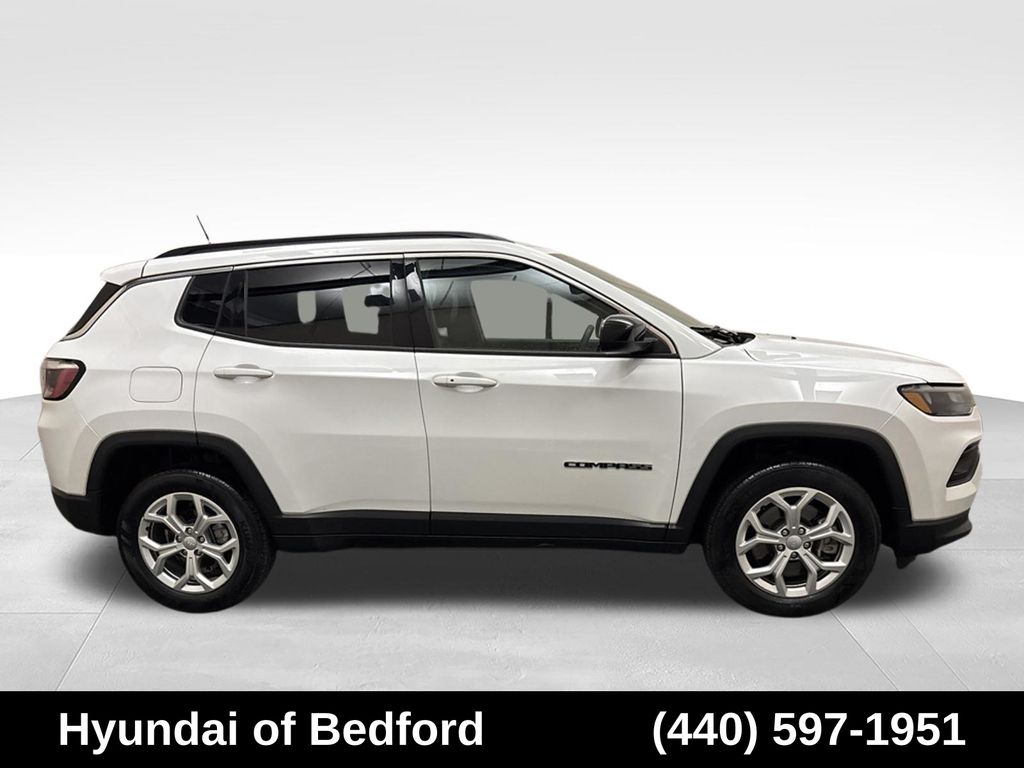 2024 Jeep Compass Latitude - Image 4