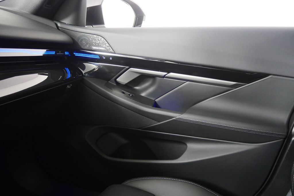 Thumbnail: 2025 BMW 5 Series - 30