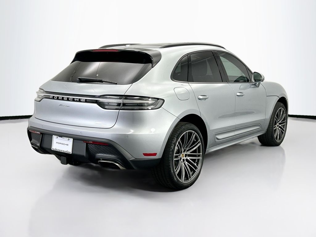 Thumbnail: 2026 Porsche Macan - 7