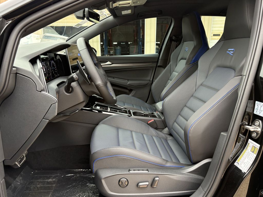 New 2026 Mythos Black Volkswagen 2.0T image 12