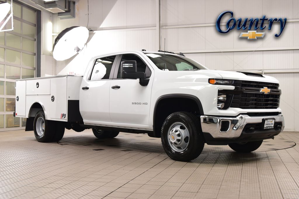 Summit White 2026 Chevrolet Silverado 3500HD Pickup Truck Four-Wheel Drive Automatic