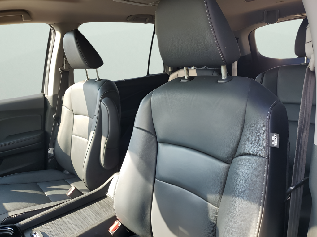 Used Car 2022 Honda Pilot  Touring For Sale Under $35,000 In Austin, Texas