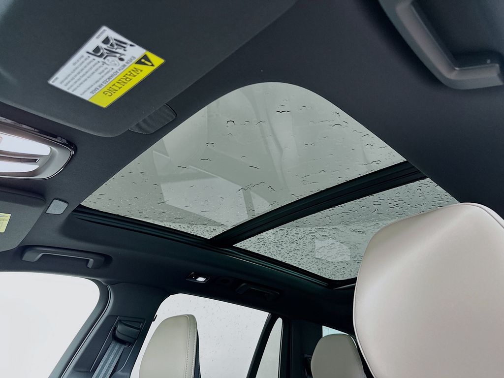 2026 Volvo XC90 Plus - Photo 11