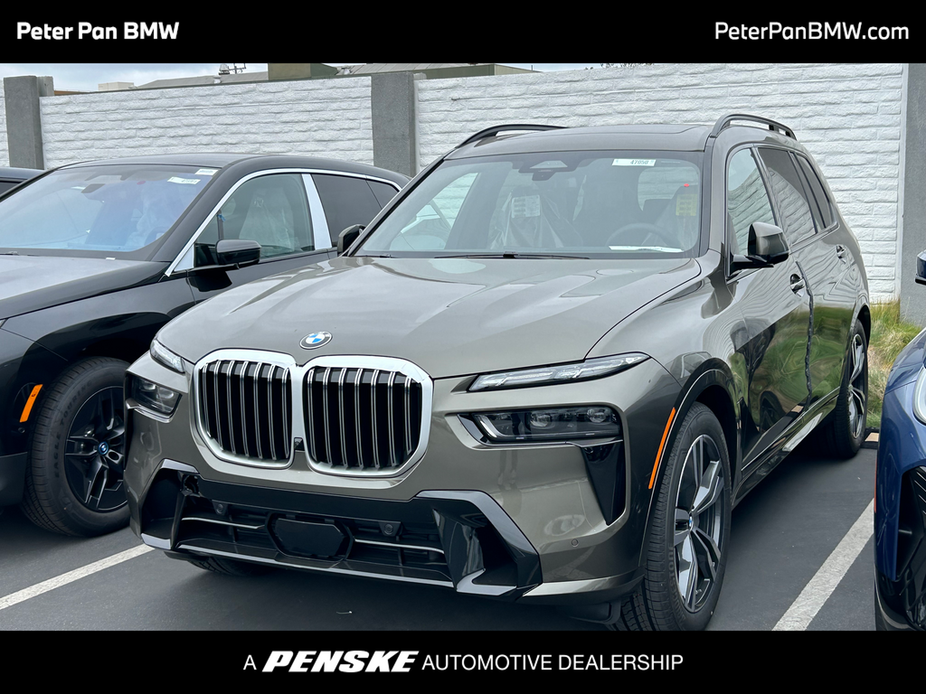 2025 BMW X7 xDrive40i Hero Image