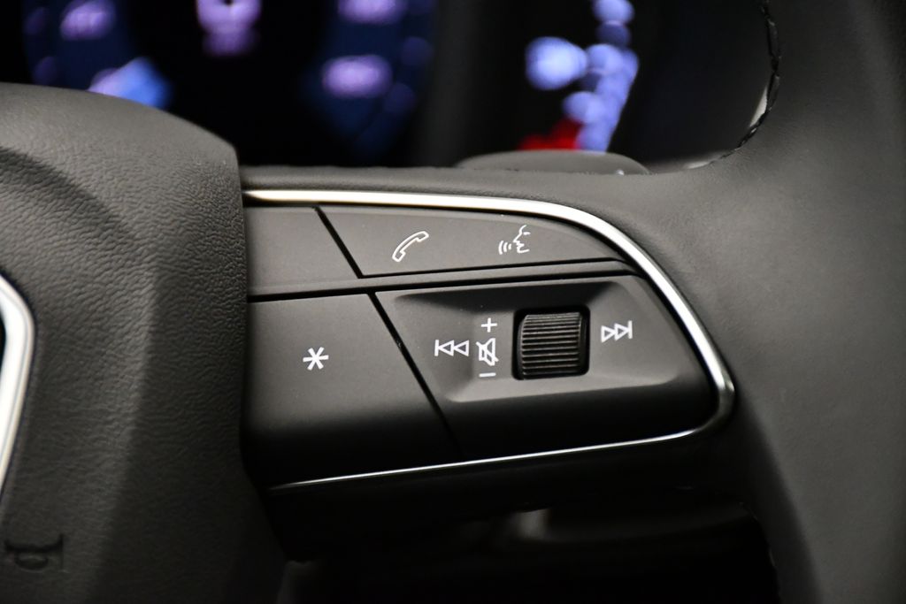 Thumbnail: 2025 Audi Q3 - 25