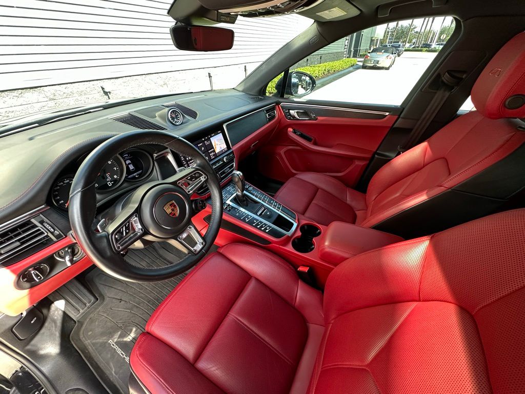 Thumbnail: 2020 Porsche Macan - 4