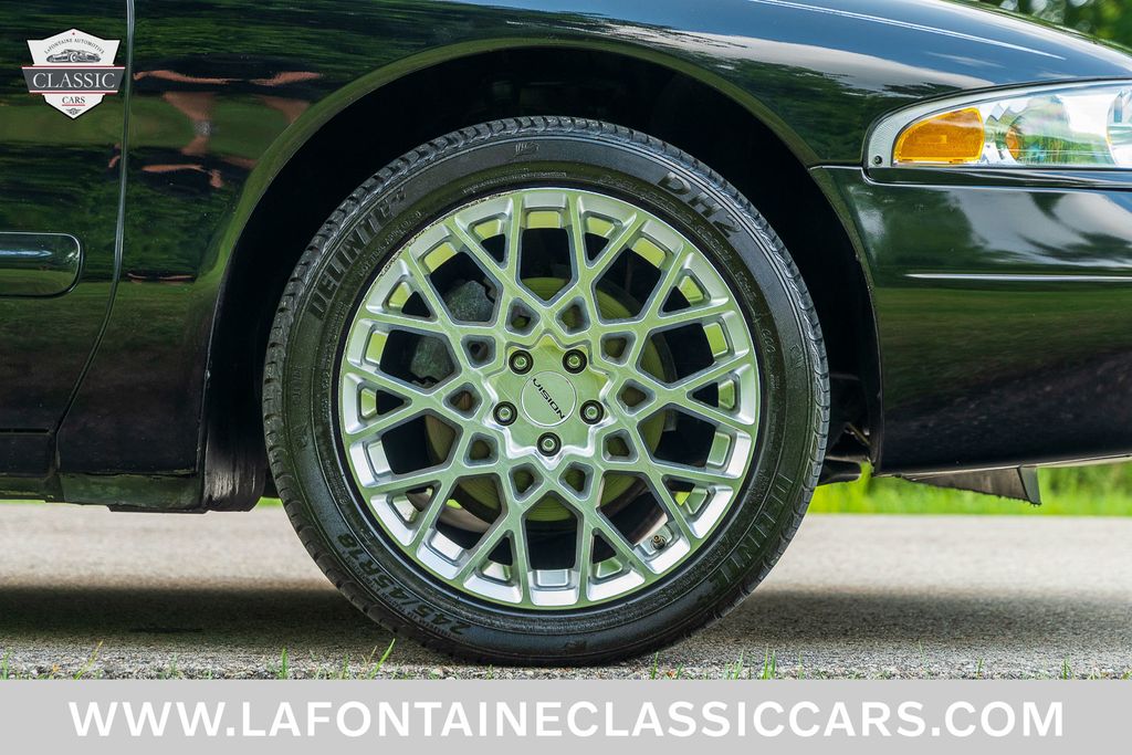 1997 Lincoln Mark VIII 32