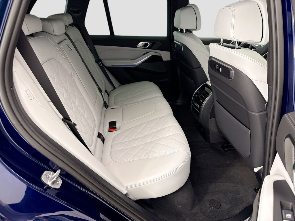 Thumbnail: 2026 BMW X5 - 21