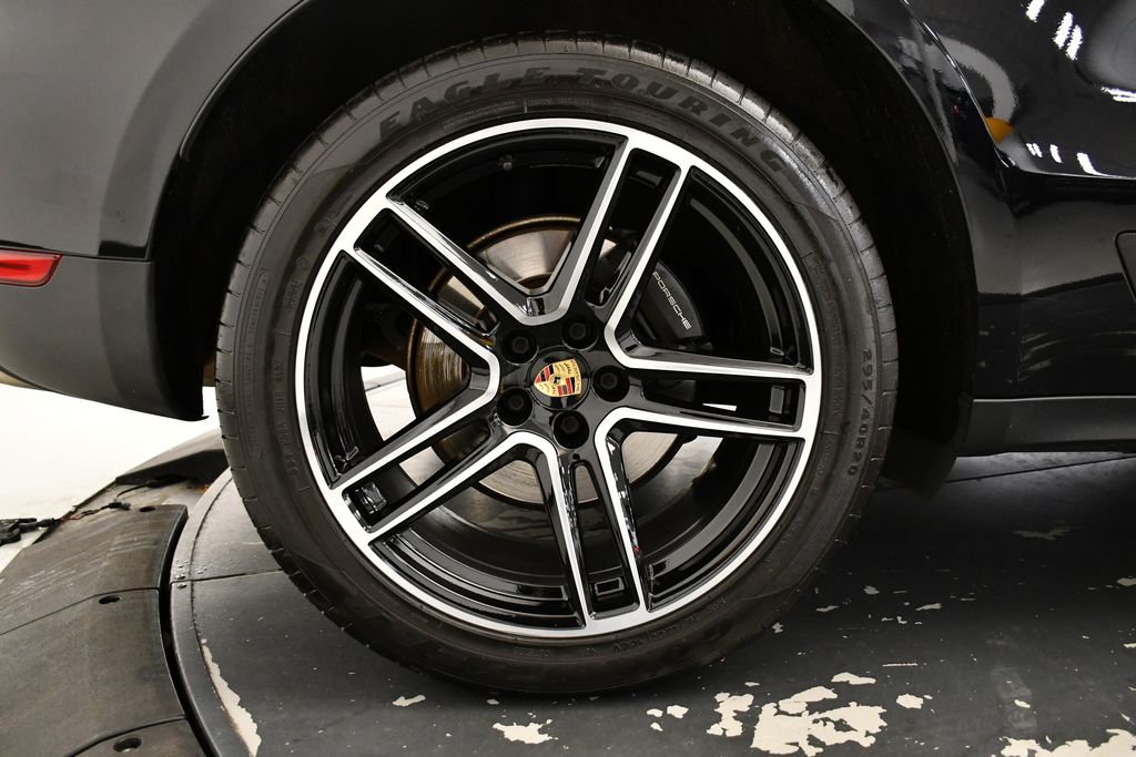 2021 Porsche Macan  16