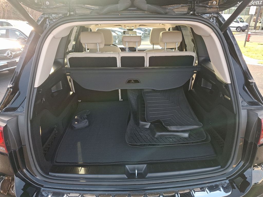 Thumbnail: 2023 Mercedes-Benz GLB - 29